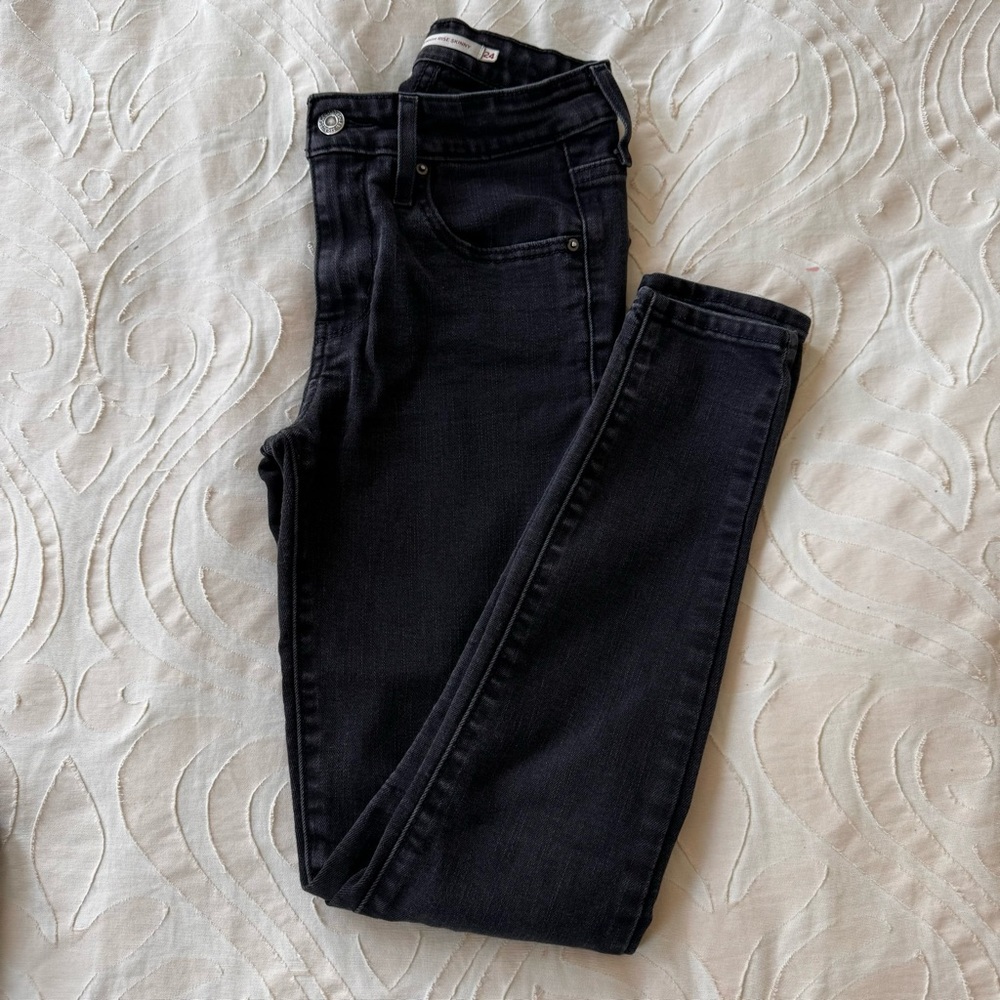 Levi’s skinny jeans black 24 size